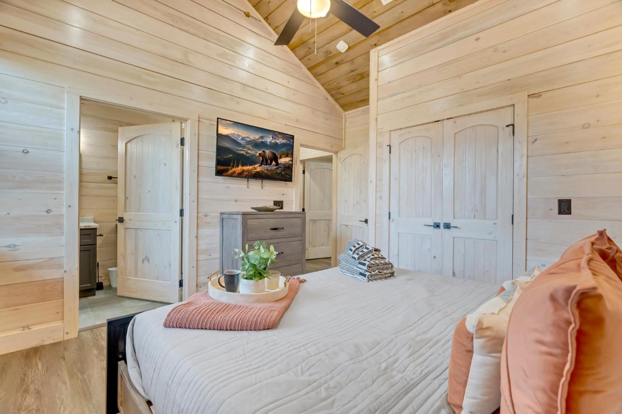 Willa New Luxury Cabin With Indoor Pool, Hot Tub, & Theater Pigeon Forge Zewnętrze zdjęcie