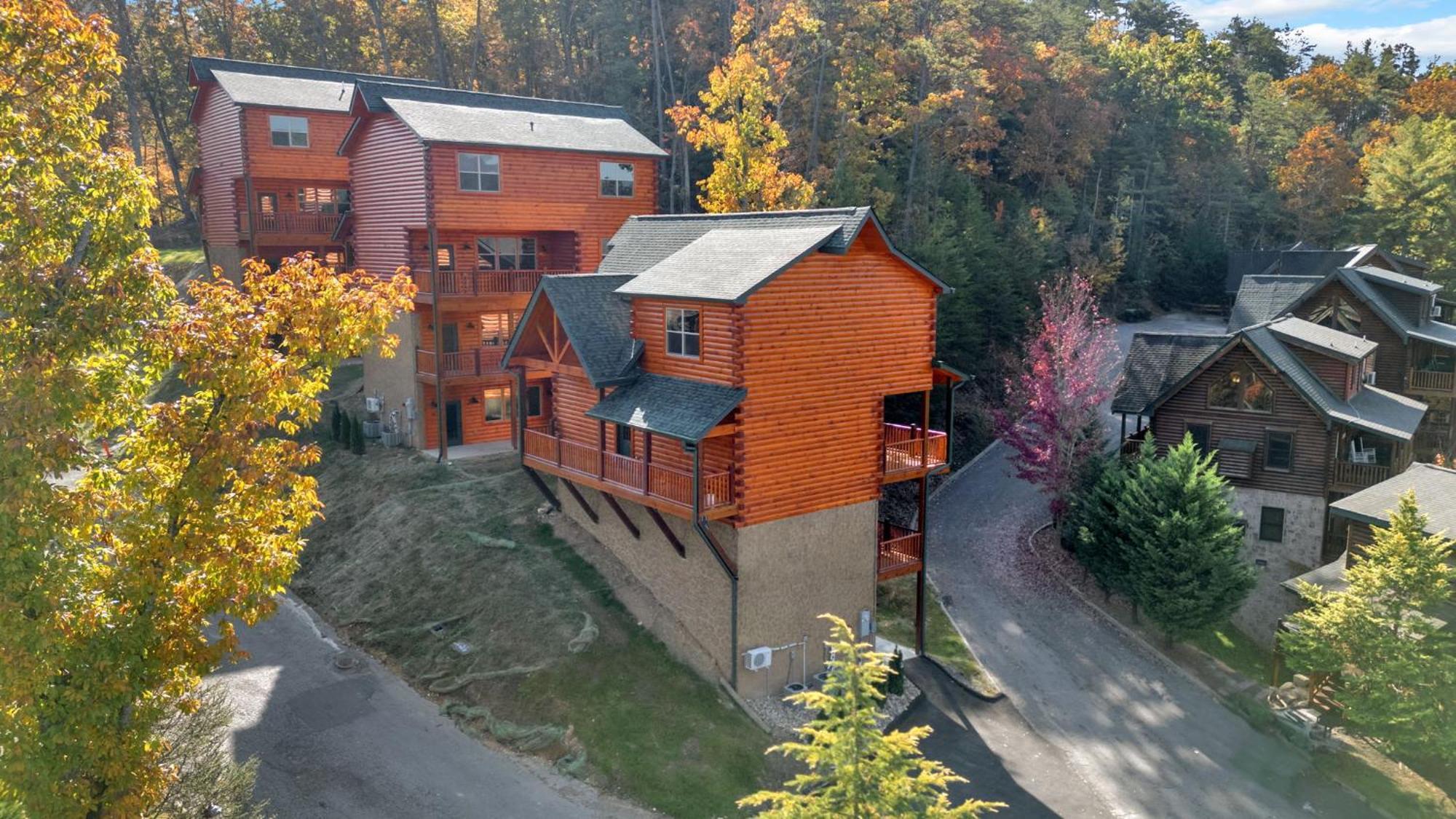 Willa New Luxury Cabin With Indoor Pool, Hot Tub, & Theater Pigeon Forge Zewnętrze zdjęcie